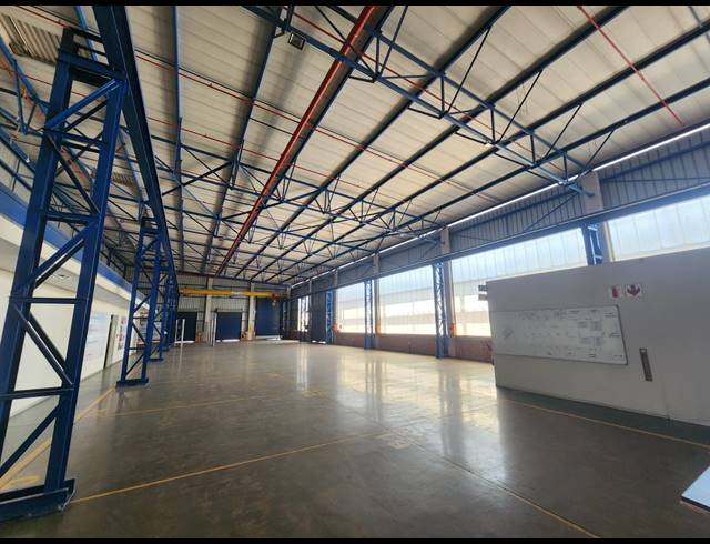 2,355M² WAREHOUSE TO LET IN TUNNEY